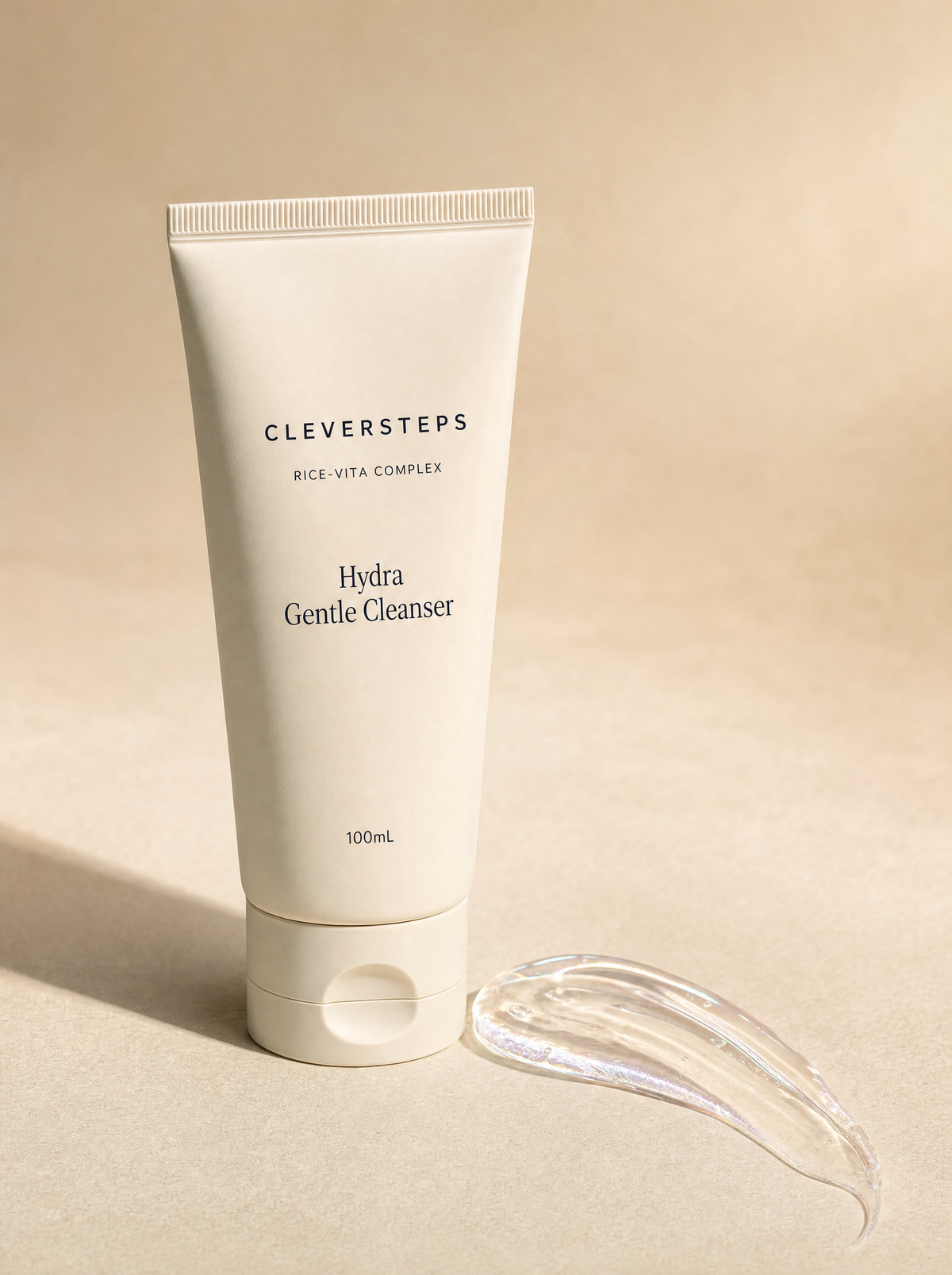 Rice-Vita Complex™ Hydra Gentle Cleanser junto a una muestra de su textura